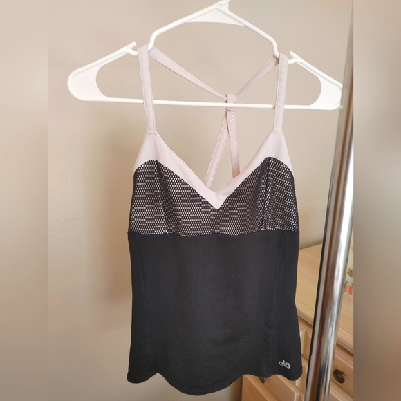 ALO Yoga/Pilates top Size XS - Picture 13 of 13